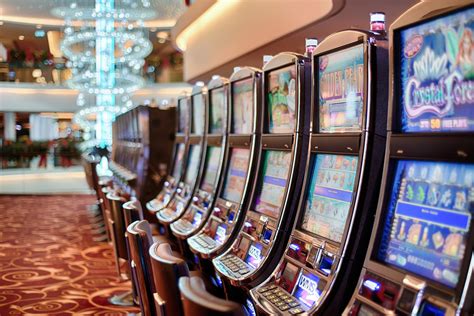 Estrategia para jugar máquinas tragamonedas en casinos en línea.